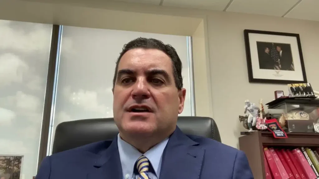 The Workers’ Compensation Settlement Process vs. Personal Injury in Florida: What You Need to Know The Workers’ Compensation Settlement Process vs. Personal Injury in Florida: What You Need to Know